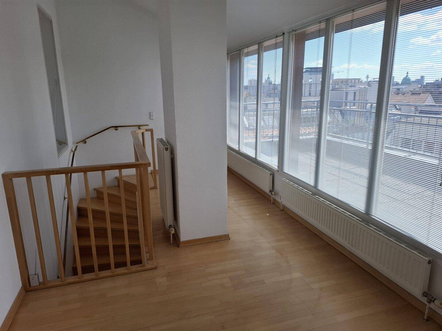 Dachgeschosswohnung, Terrasse, toller Ausblick, Jugendstilhaus nahe Neubaugasse / Mariahilfer Straße (U3) - Ansicht 6