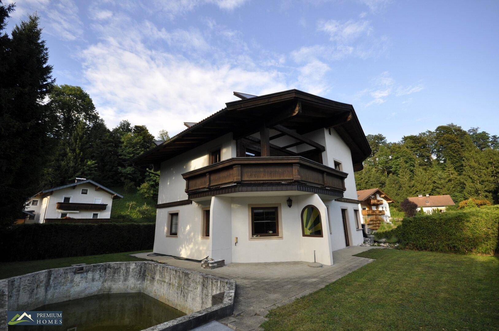 BREITENBACH AM INN - Idyllisches Einfamilienwohnhaus - Hausansicht mit Pool und Garten