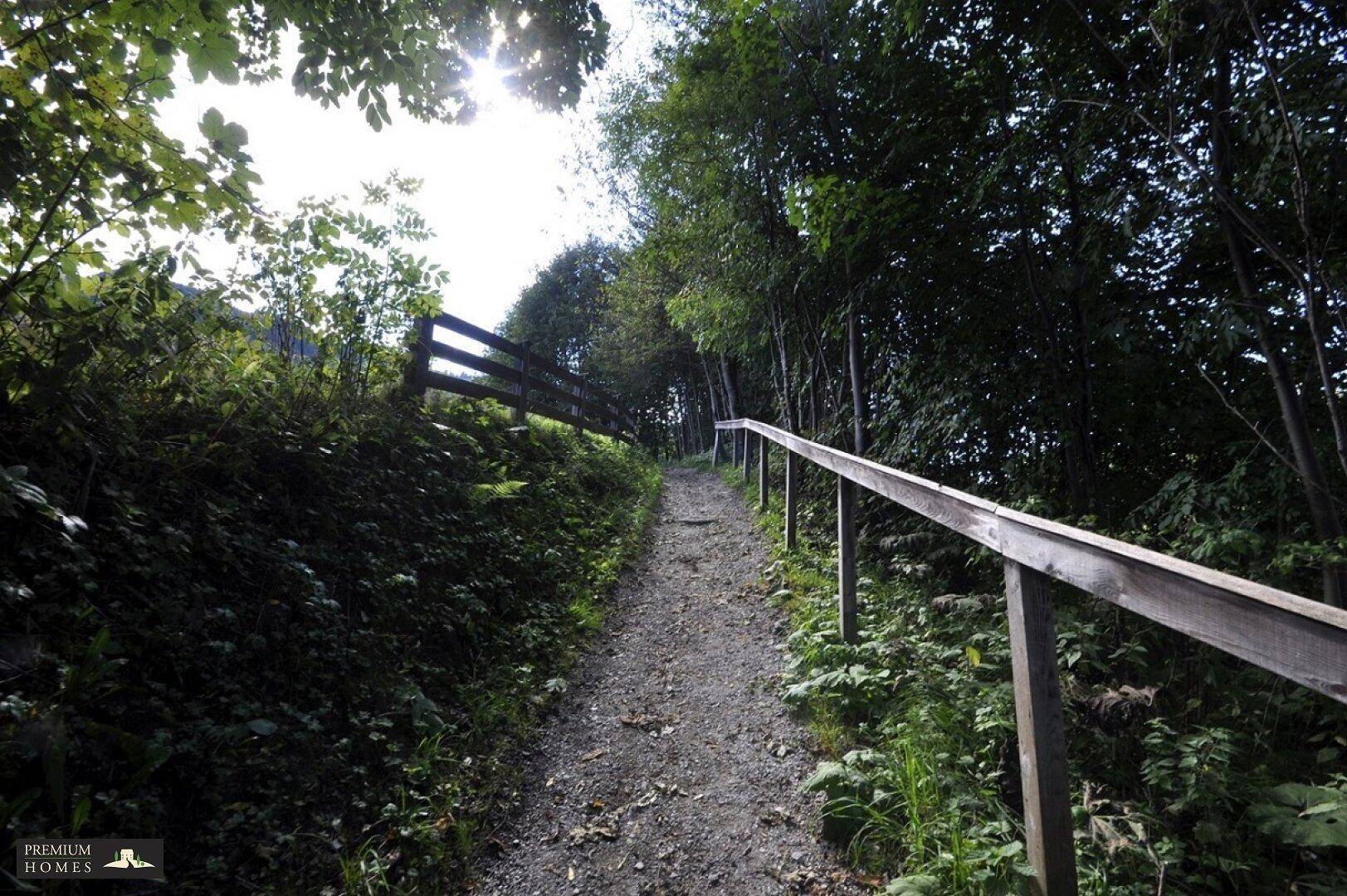 Wildschönau/NIEDERAU - 567 m² Grundstück - kurzer Wanderweg zum Lebensmittelgeschäft an der Wildschönauer Straße