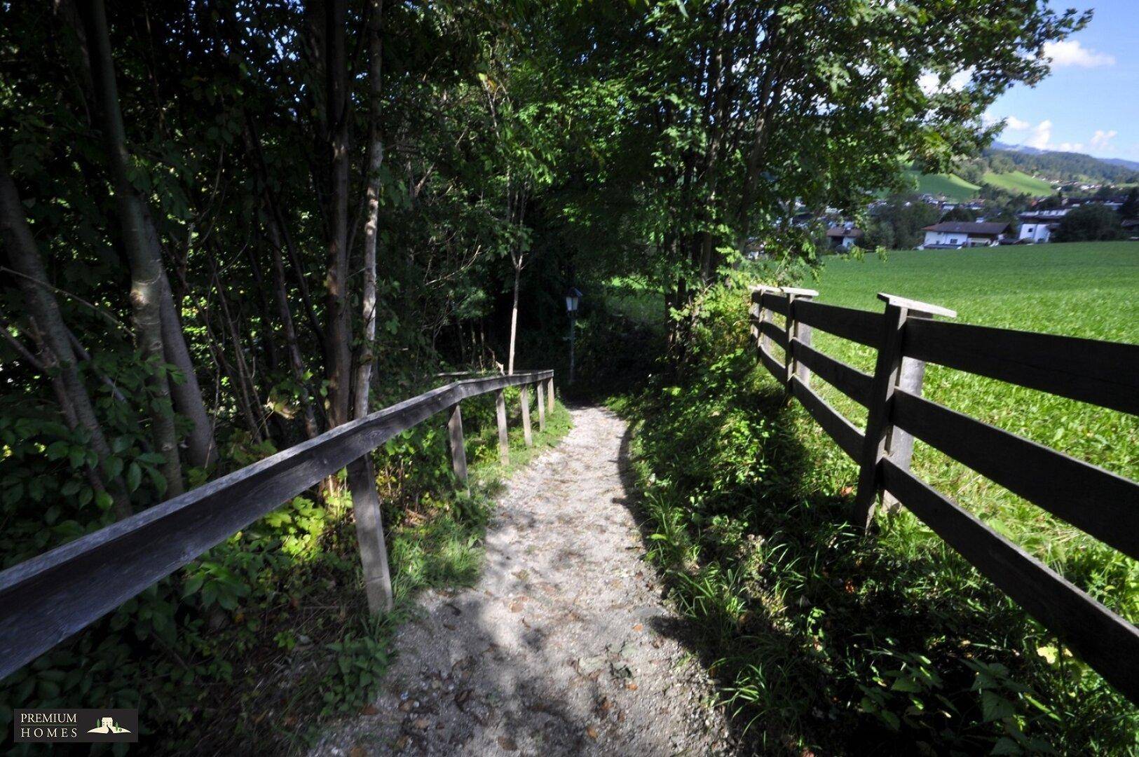 Wildschönau/NIEDERAU - 567 m² Grundstück - kurzer Wanderweg zum Lebensmittelgeschäft und zur Wildschönauer Straße