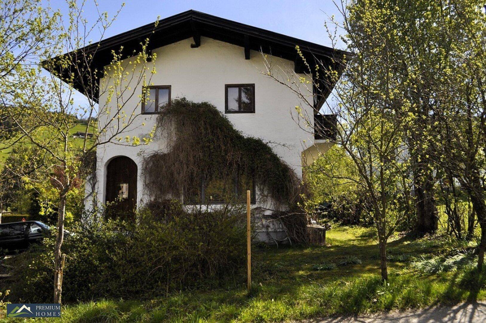 NIEDERAU - Einfamilienhaus - Sanierungsobjekt - in sonniger Lage - Hausansicht