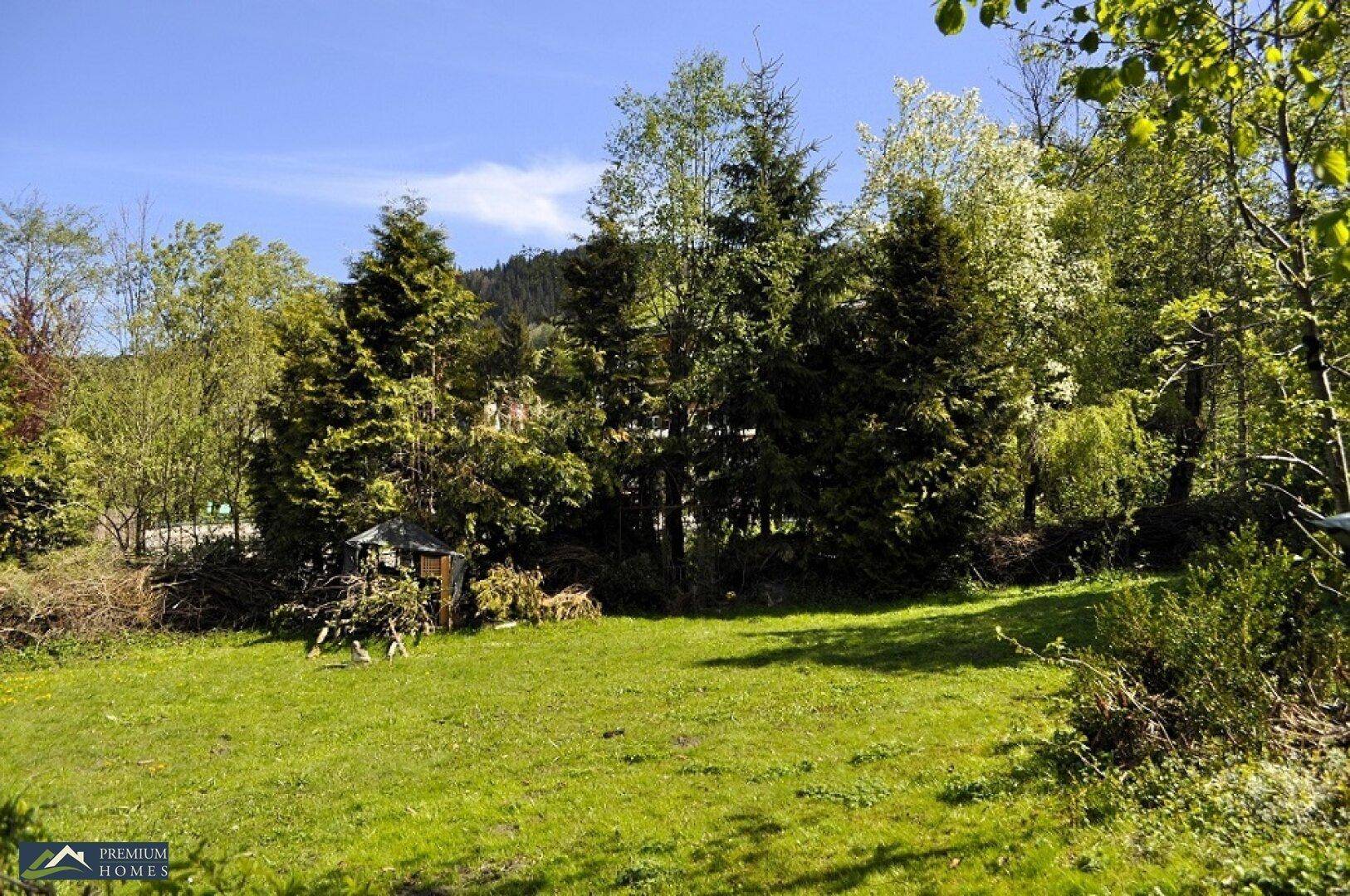 NIEDERAU - Einfamilienhaus - Sanierungsobjekt - in sonniger Lage - Gartenblick