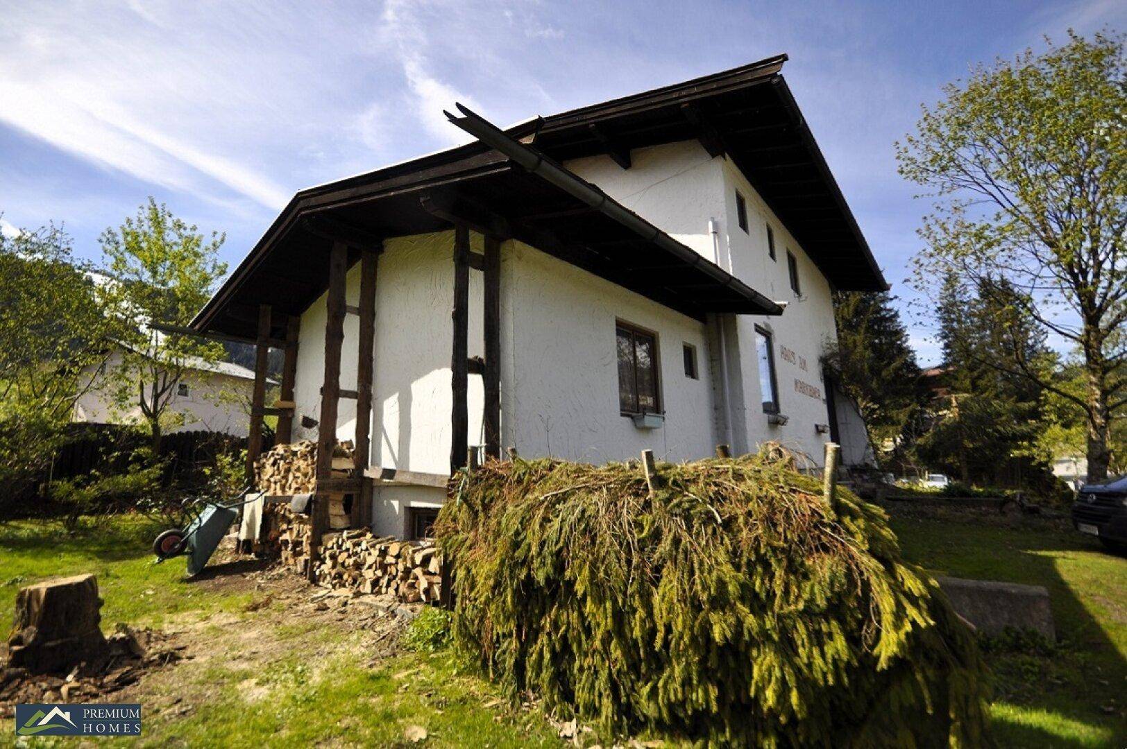 NIEDERAU - Einfamilienhaus - Sanierungsobjekt - in sonniger Lage - Hausansicht