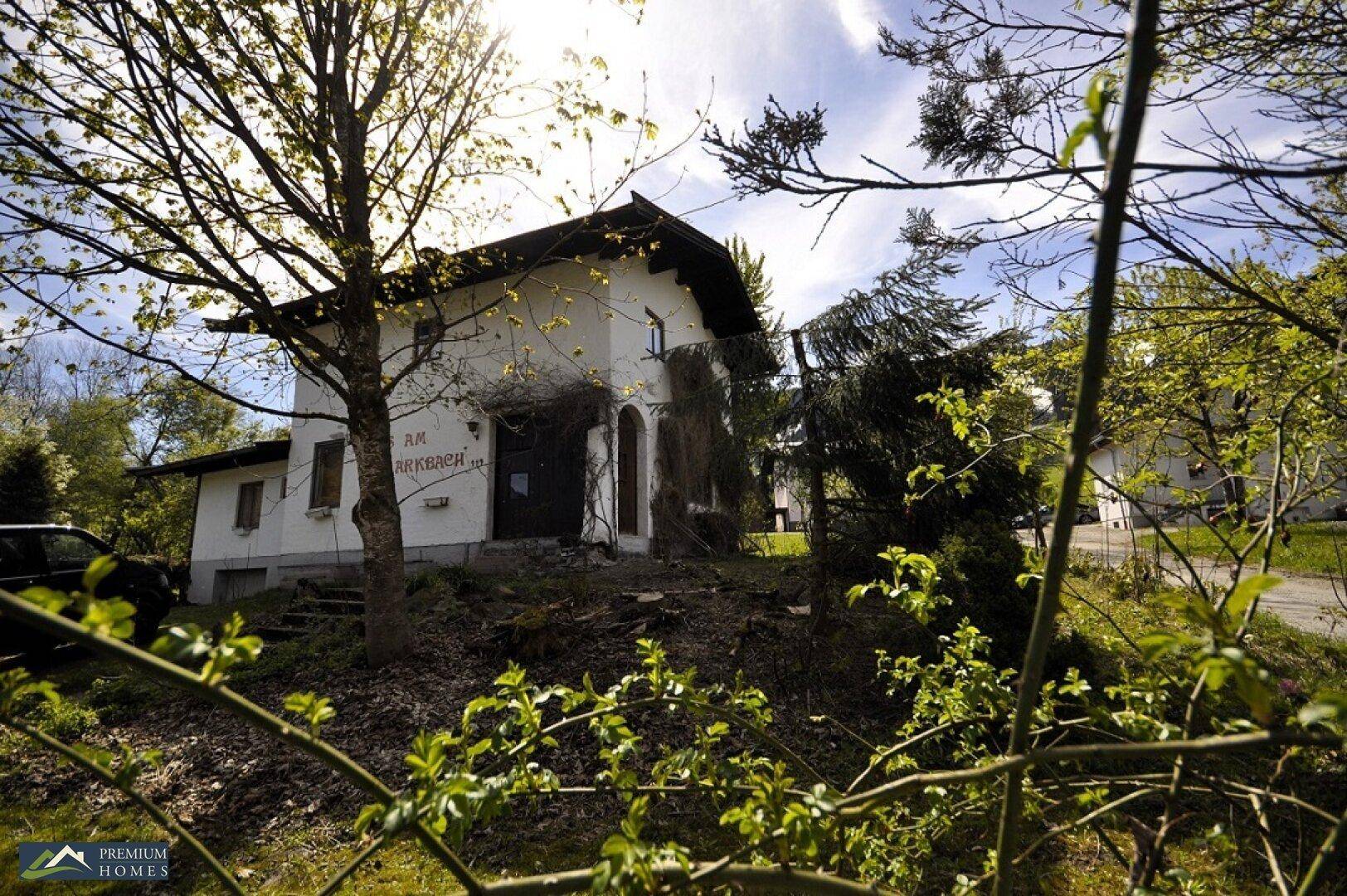 NIEDERAU - Einfamilienhaus - Sanierungsobjekt - in sonniger Lage - Hausansicht