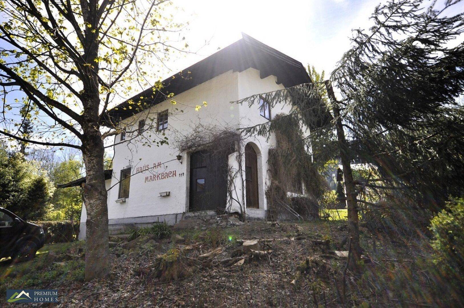 NIEDERAU - Einfamilienhaus - Sanierungsobjekt - in sonniger Lage - Hausansicht