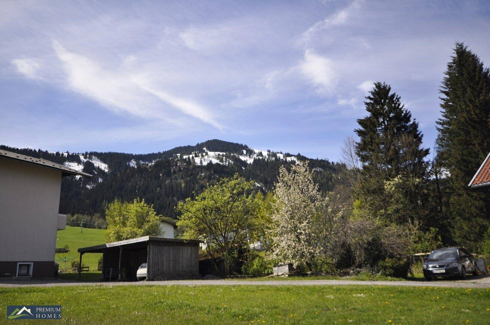 NIEDERAU - Einfamilienhaus - Sanierungsobjekt - in sonniger Lage - Blick in die direkte Umgebung