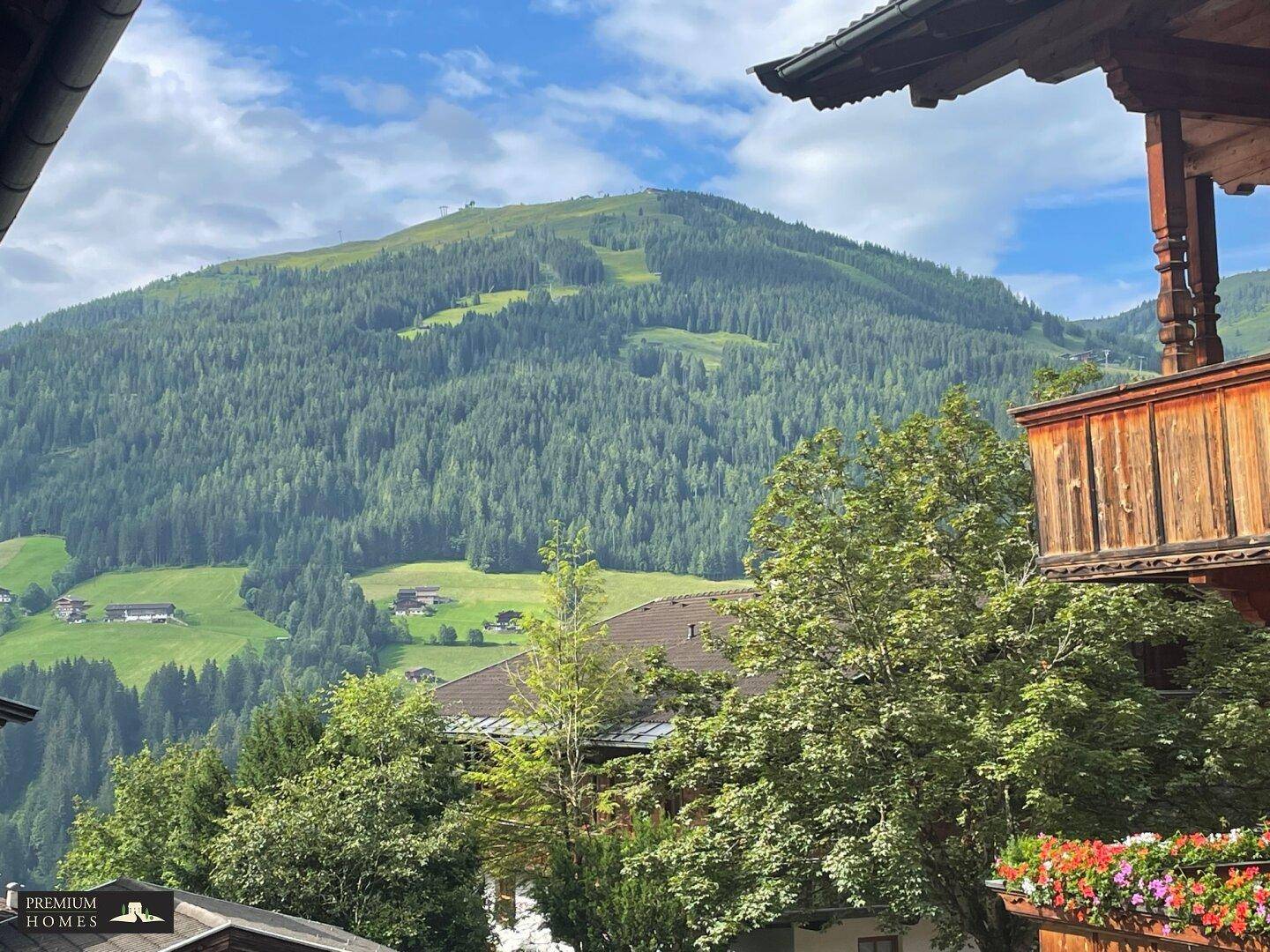 Alpbach - 2 Zimmer Wohnung im 1. OG - Blick vom Balkon Richtung Nord West