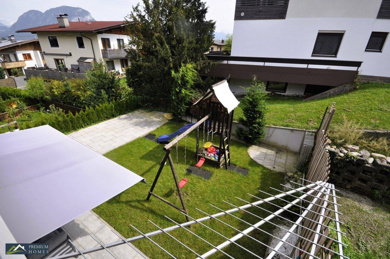 Angerberg - Doppelhaushälfte mit Garten - Balkonsicht in den Garten