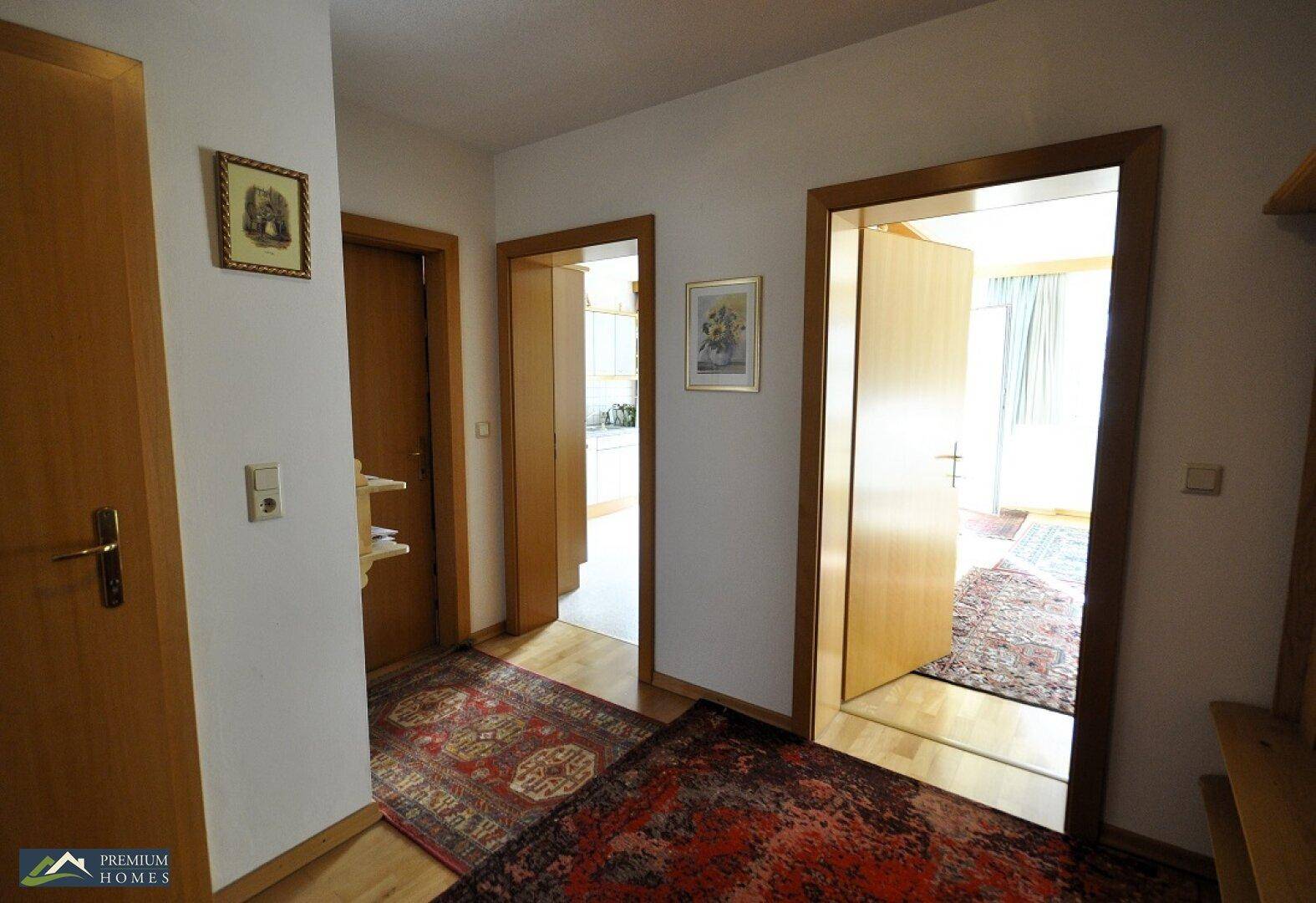 KUFSTEIN - Sparchen - Bezaubernde Eigentums-Wohnung - Flur