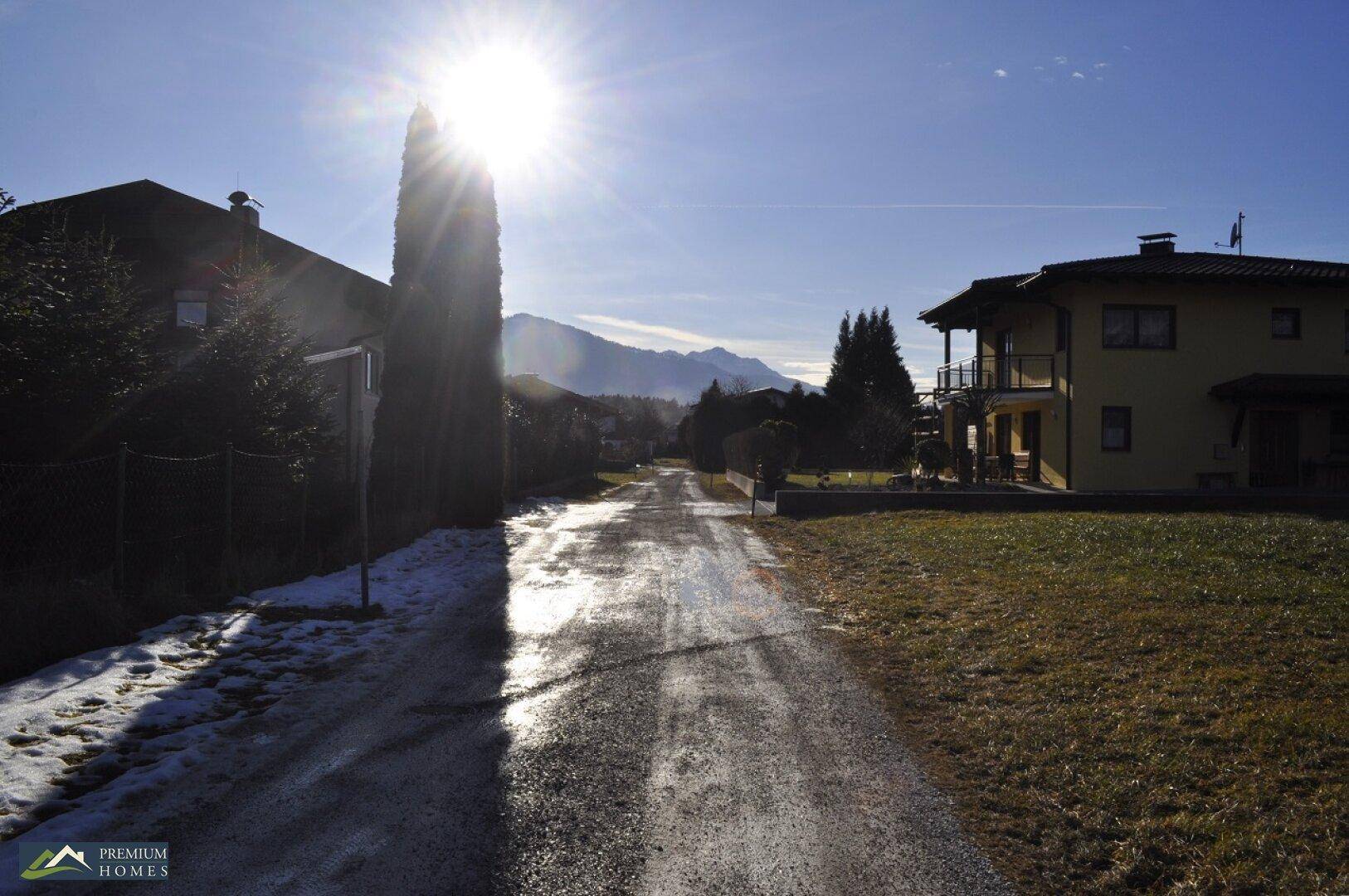 KIRCHBICHL - 726 m² Baugrund - ein Stück Natur - Richtung Westen - Zufahrt