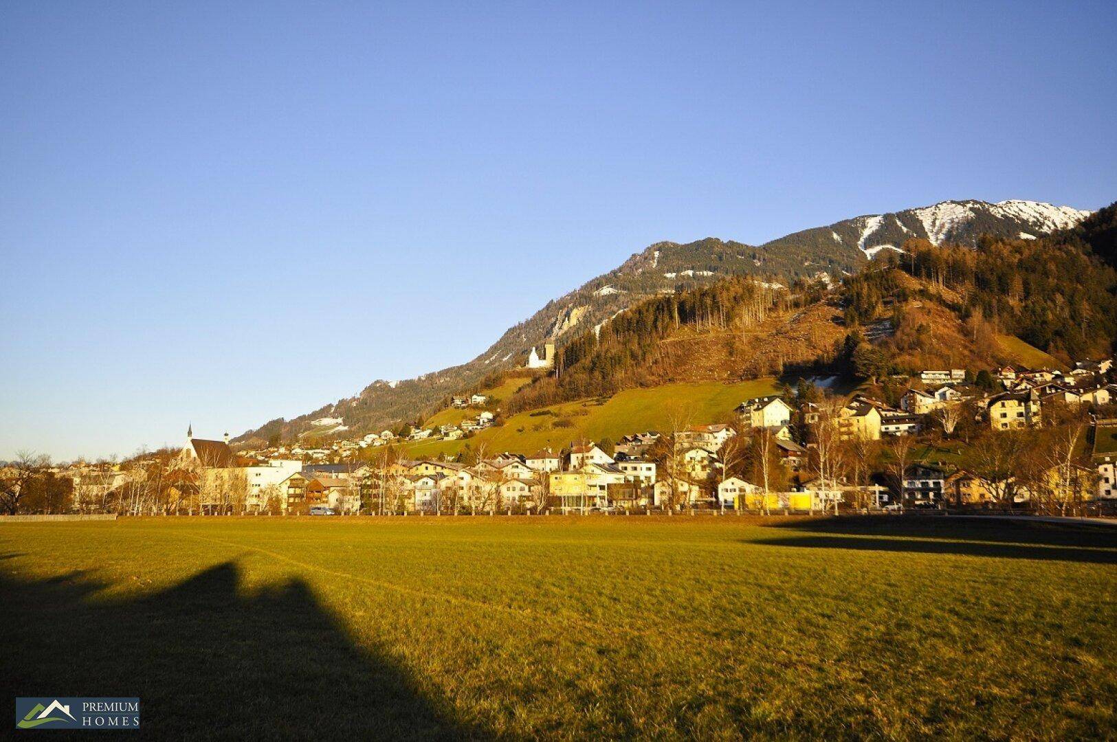 Schwaz - großzügiger, eleganter Wohnraum - nächste Umgebung - Spazierwege