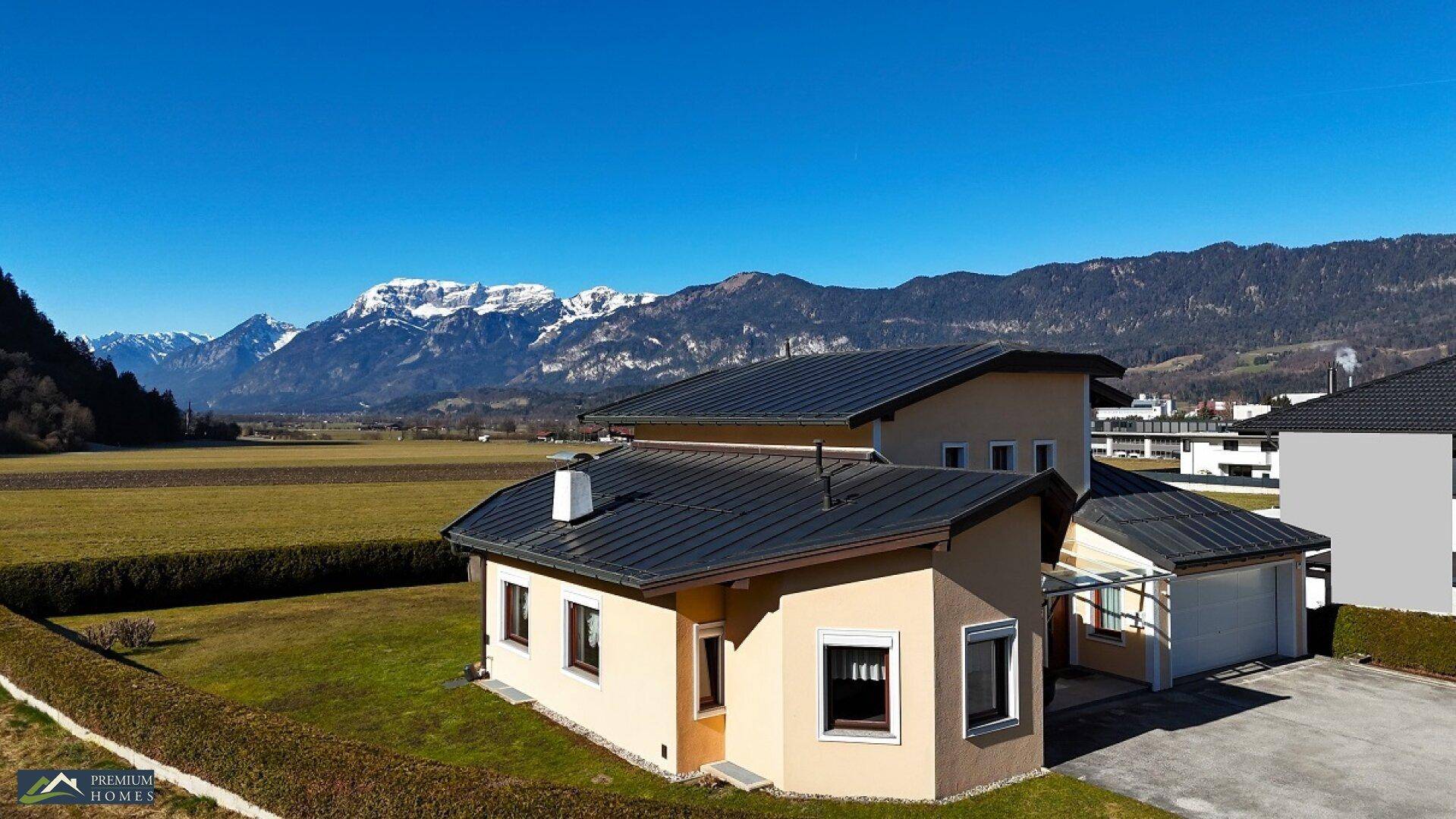 KUNDL - Einfamilienhaus - Hausansicht mit Garten