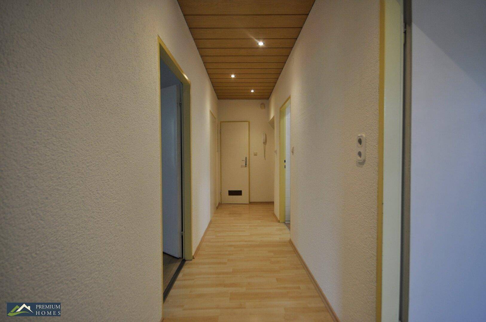 KIRCHBICHL - Eigentumswohnung - Flur
