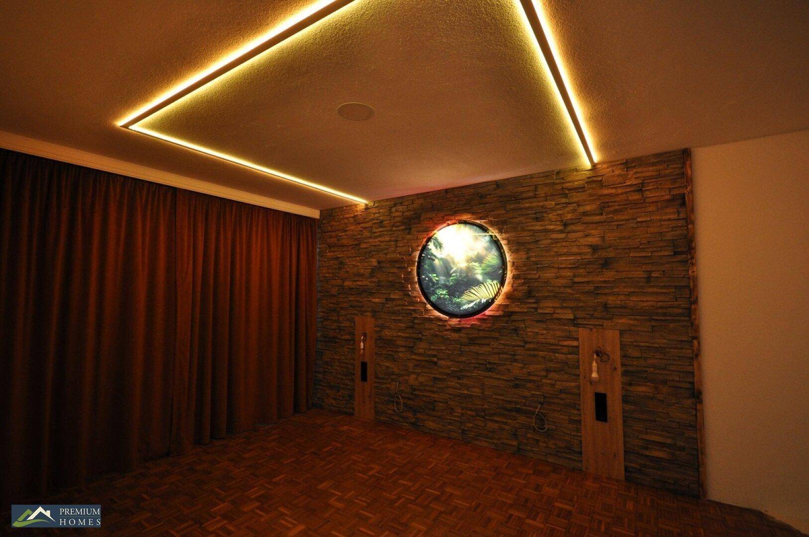 KIRCHBICHL - Eigentumswohnung - Zimmer 1 mit wechselnden Lichtfarben