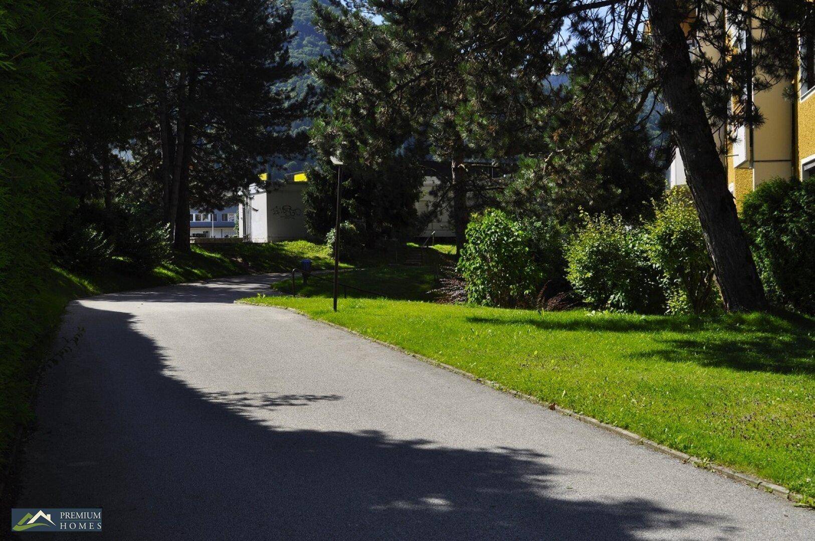 WÖRGL - Anlage-Objekt - Zugang zur allgemeinen Gartenfläche