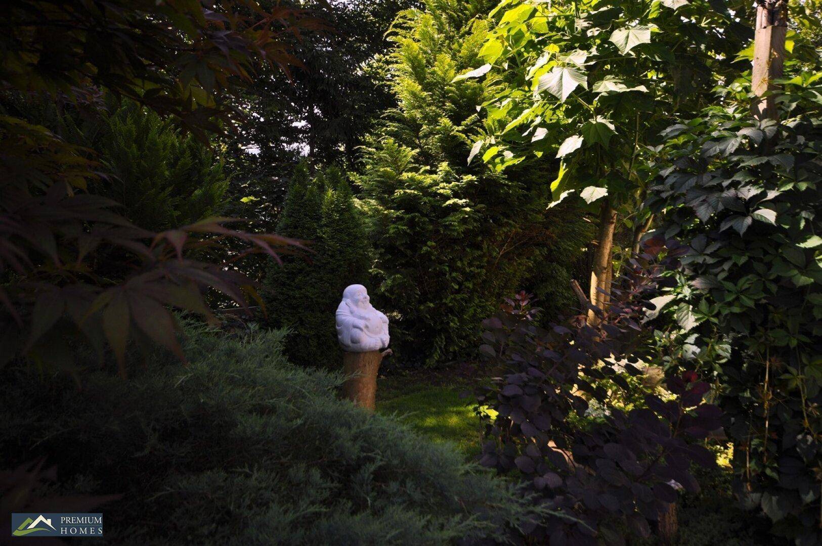 Einfamilienwohnhaus mit viel Liebe zum Detail im Garten