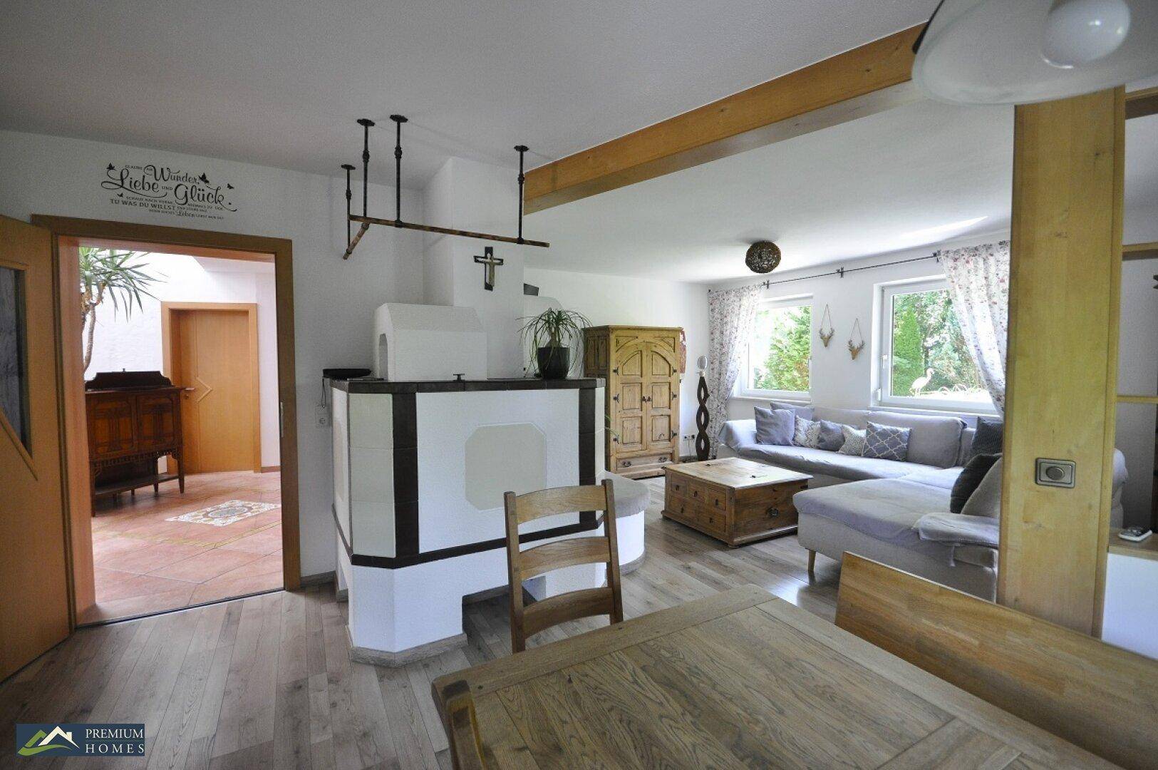 Einfamilienwohnhaus das Wohlfühl-Wohnzimmer mit Flurzugang
