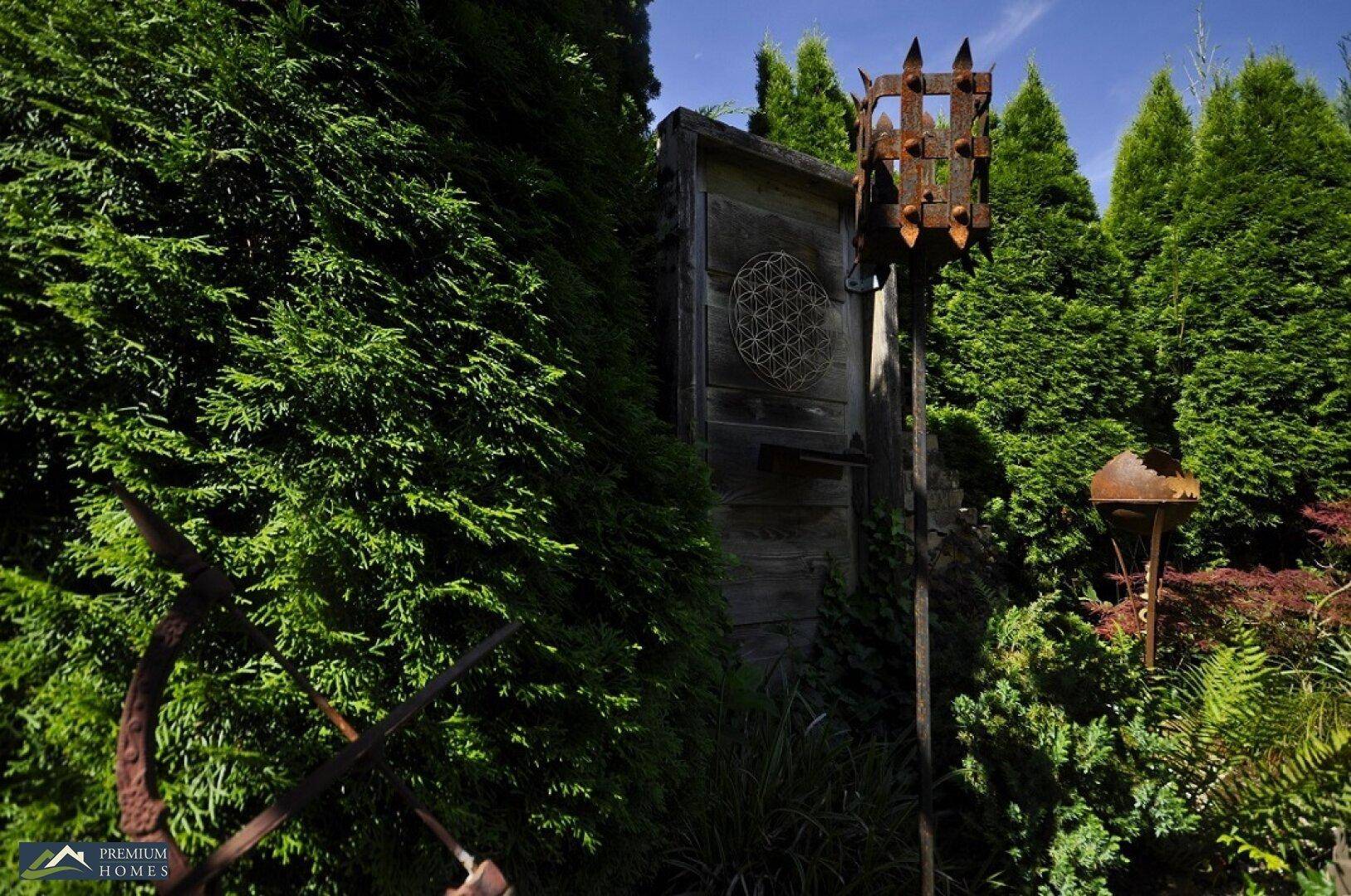 Einfamilienwohnhaus mit viel Liebe zum Detail im Garten