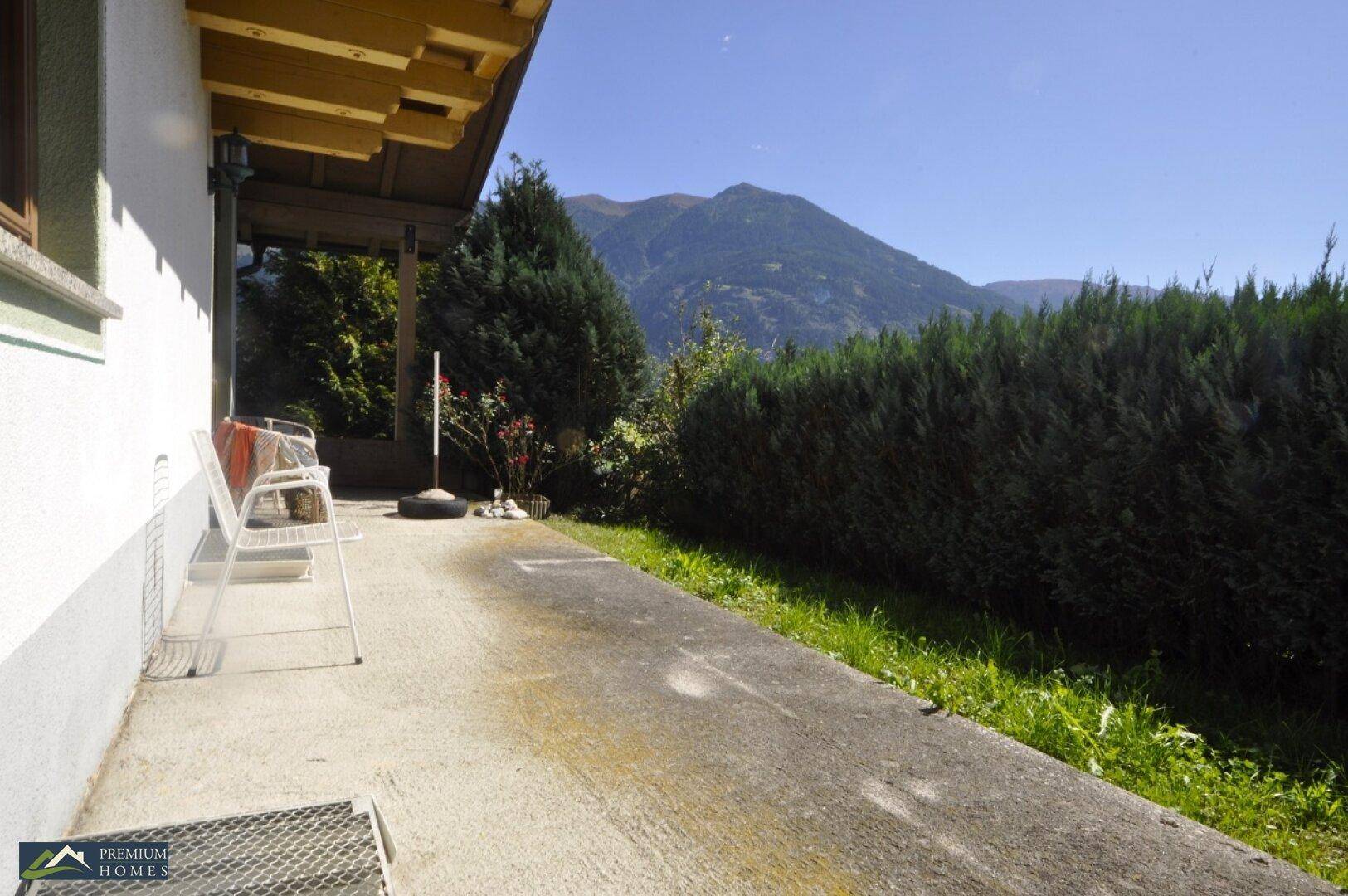 Doppelhaushälfte in Aussichtslage - Terrasse