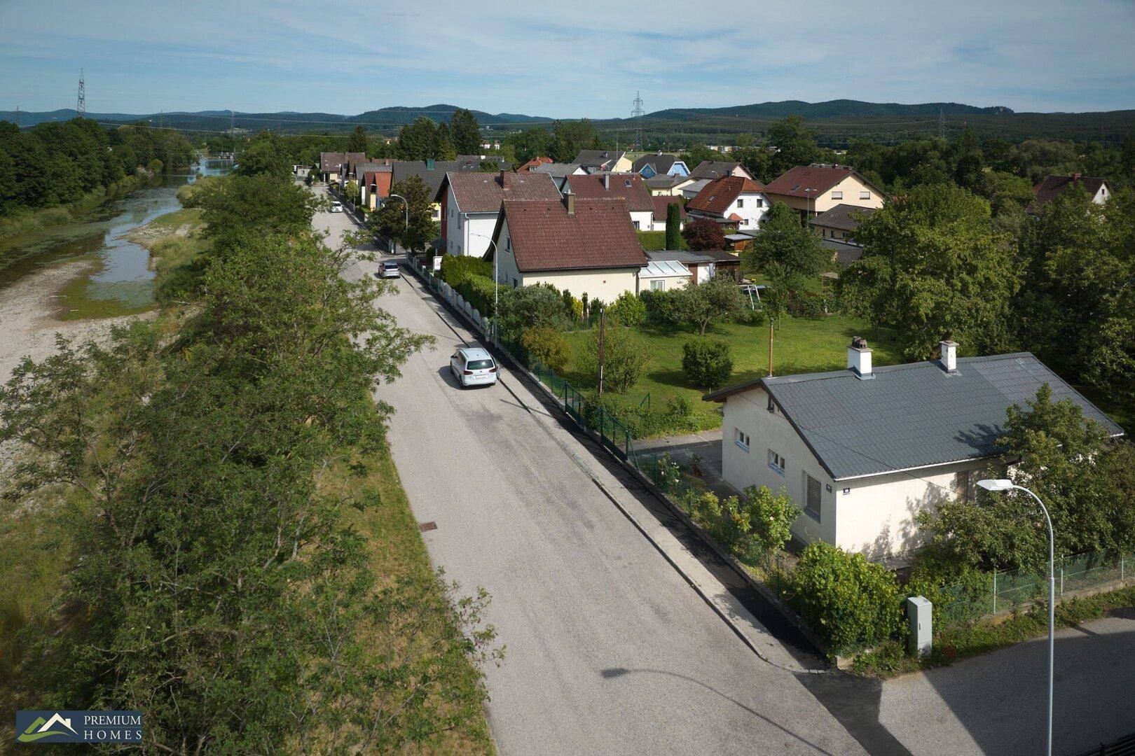 NEUNKIRCHEN - Haus zum Sanieren mit Gartenidylle, Terrasse &amp; KFZ Stellplätzen - Widok 4