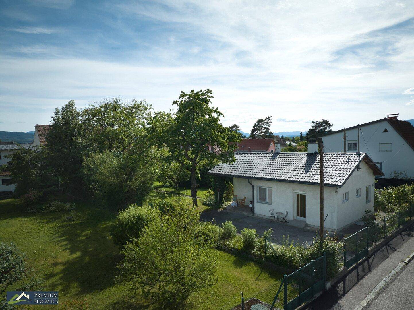 NEUNKIRCHEN - Haus zum Sanieren mit Gartenidylle, Terrasse &amp; KFZ Stellplätzen - Więcej