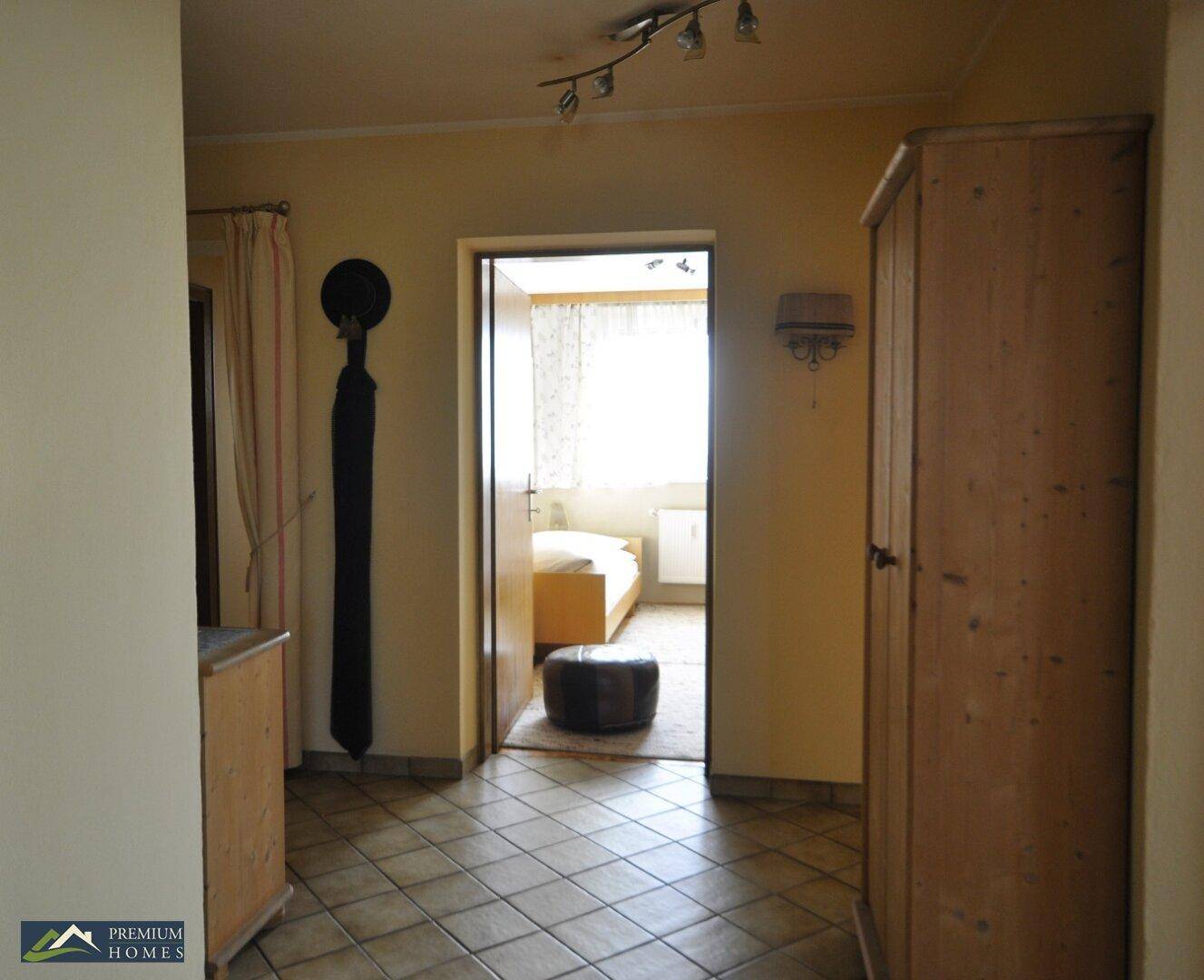 BRIXLEGG - 4 Zimmer Eigentumswohnung - Zugang Zimmer 1