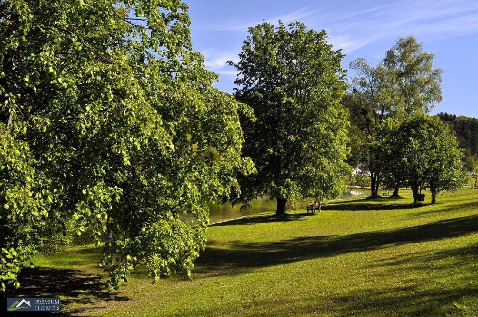 BREITENBACH am Inn - Dorfzentrum - Schwimmteich