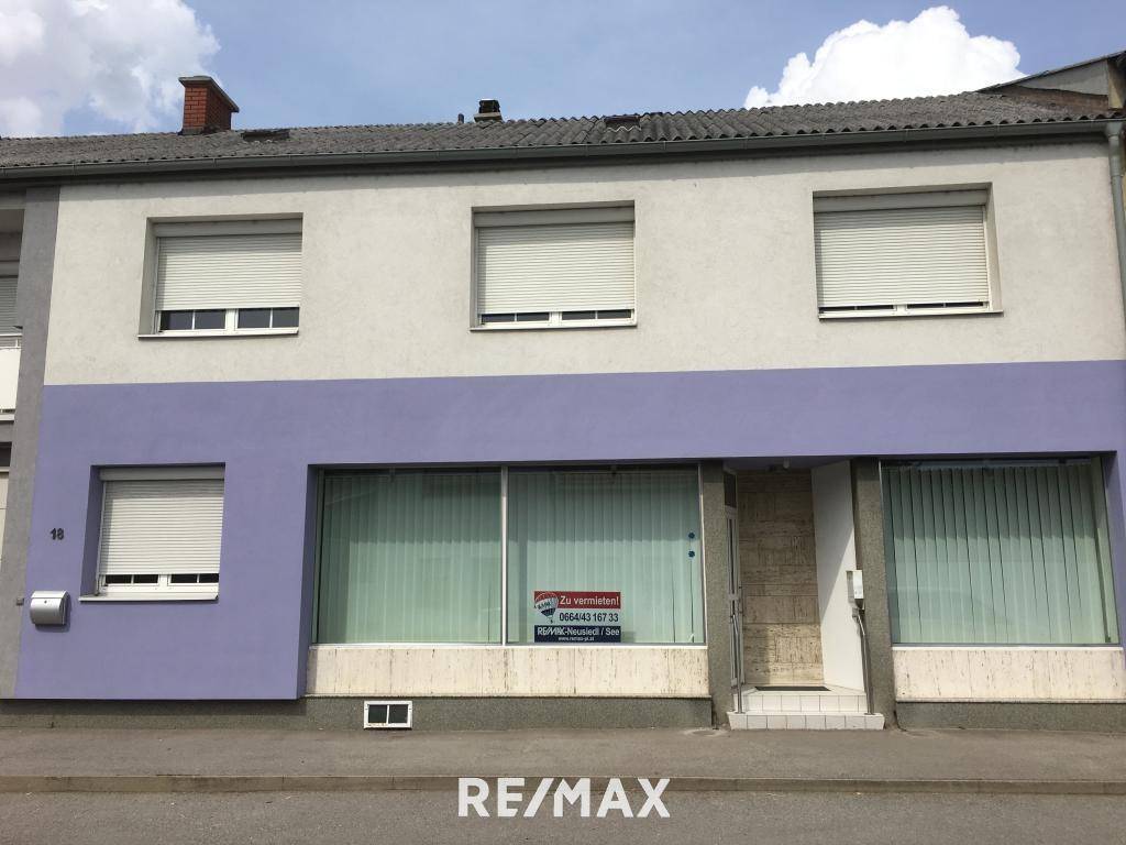 RE/MAX Ansicht von der Strasse