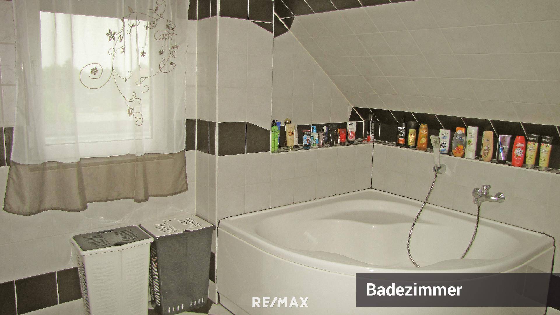 RE/MAX Badezimmer