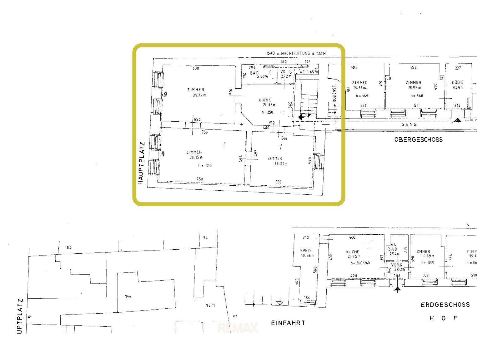 Grundriss des Obergeschosses mit mehreren Zimmern, Küche und Bad, hervorgehoben.