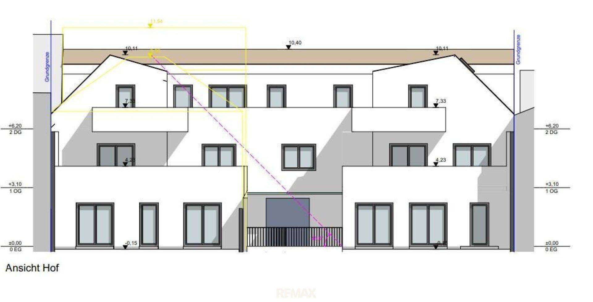 Architektonische Ansicht der Hoffassade mit mehreren Balkonen und Dachschrägen im oberen Bereich.