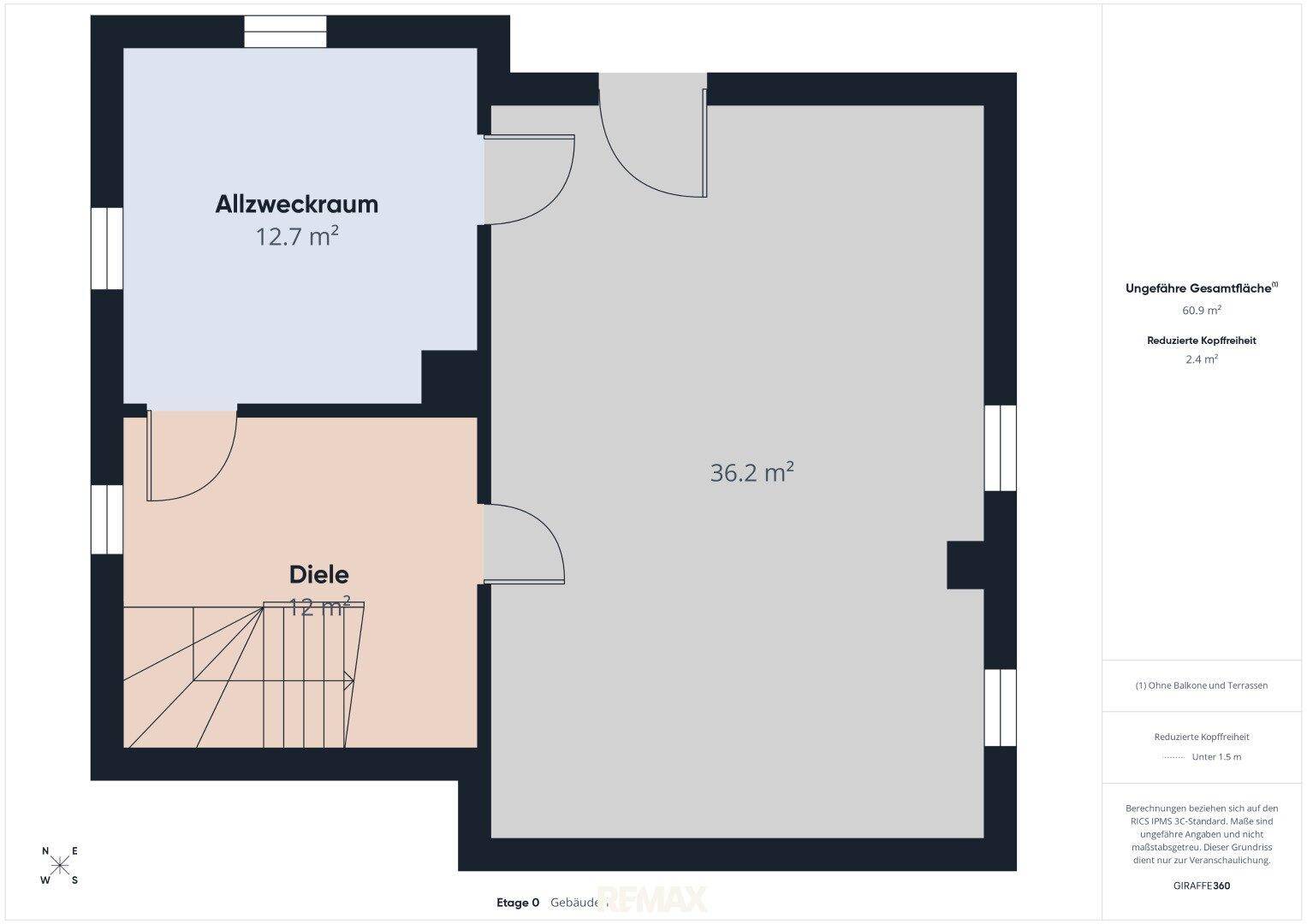 Grundriss der Erdgeschossebene mit Allzweckraum und großem Hauptraum.