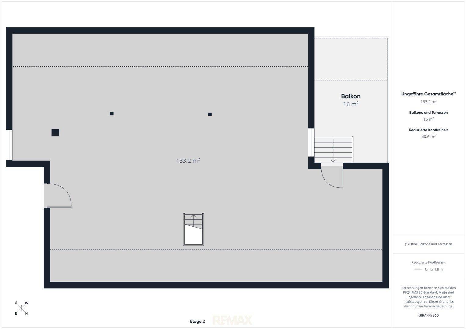 Grundriss des zweiten Stocks mit großem Balkon und Dachschrägen.