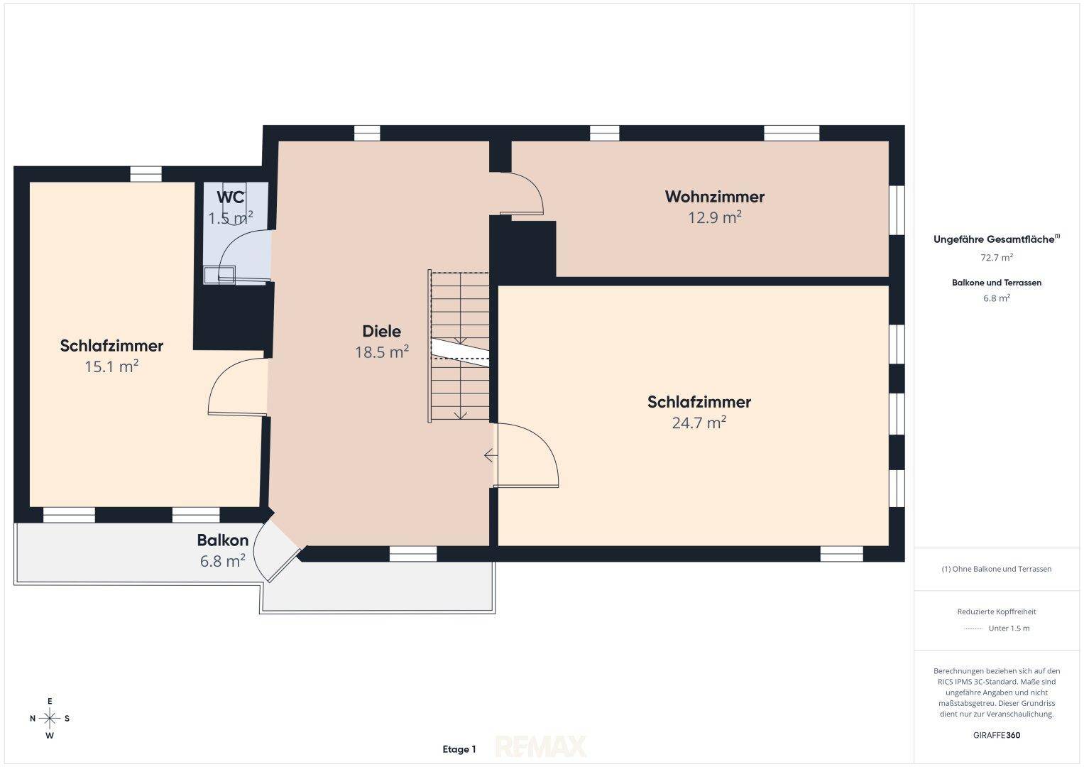 Detaillierter Grundriss von Etage 1 mit Wohnzimmer, Schlafzimmern, Diele und Balkon.