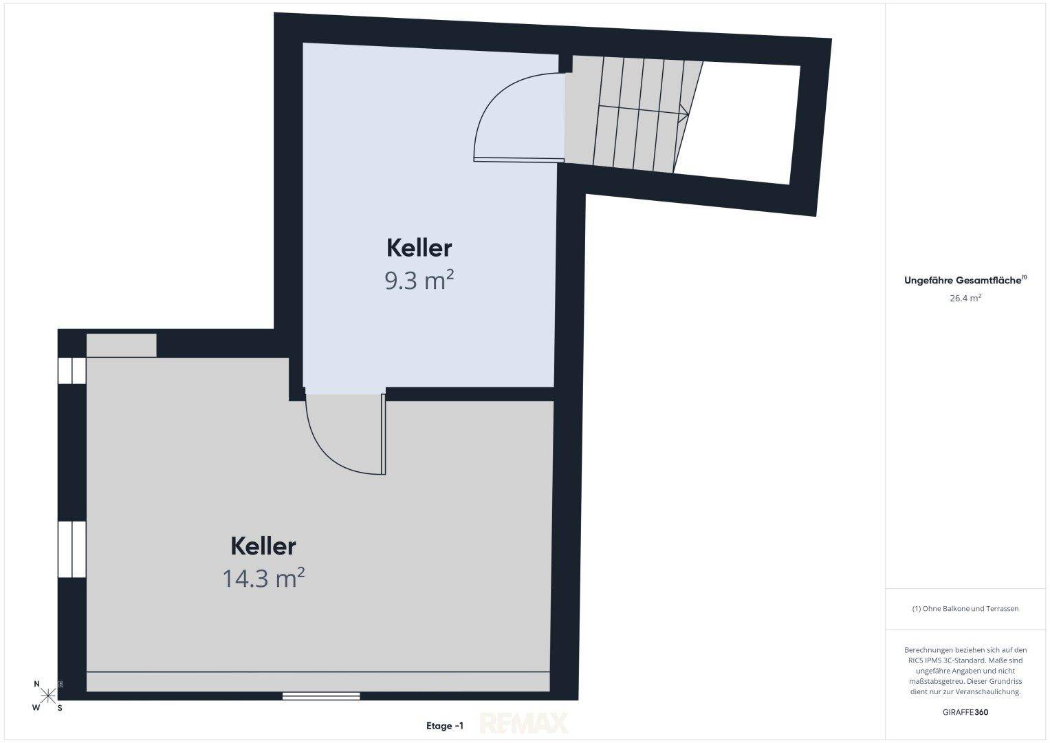 Grundriss des Untergeschosses mit zwei Kellerräumen, Treppenaufgang und Fenstern für natürliches Licht.