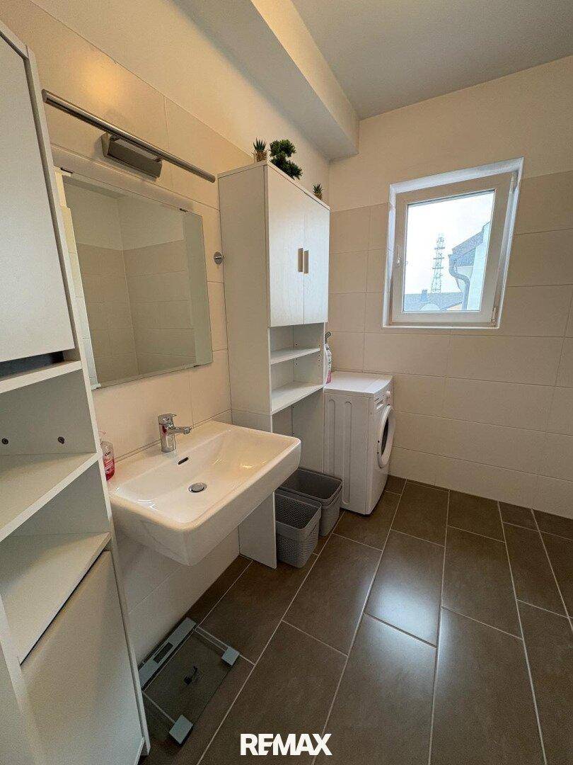 Badezimmer mit Dusche
