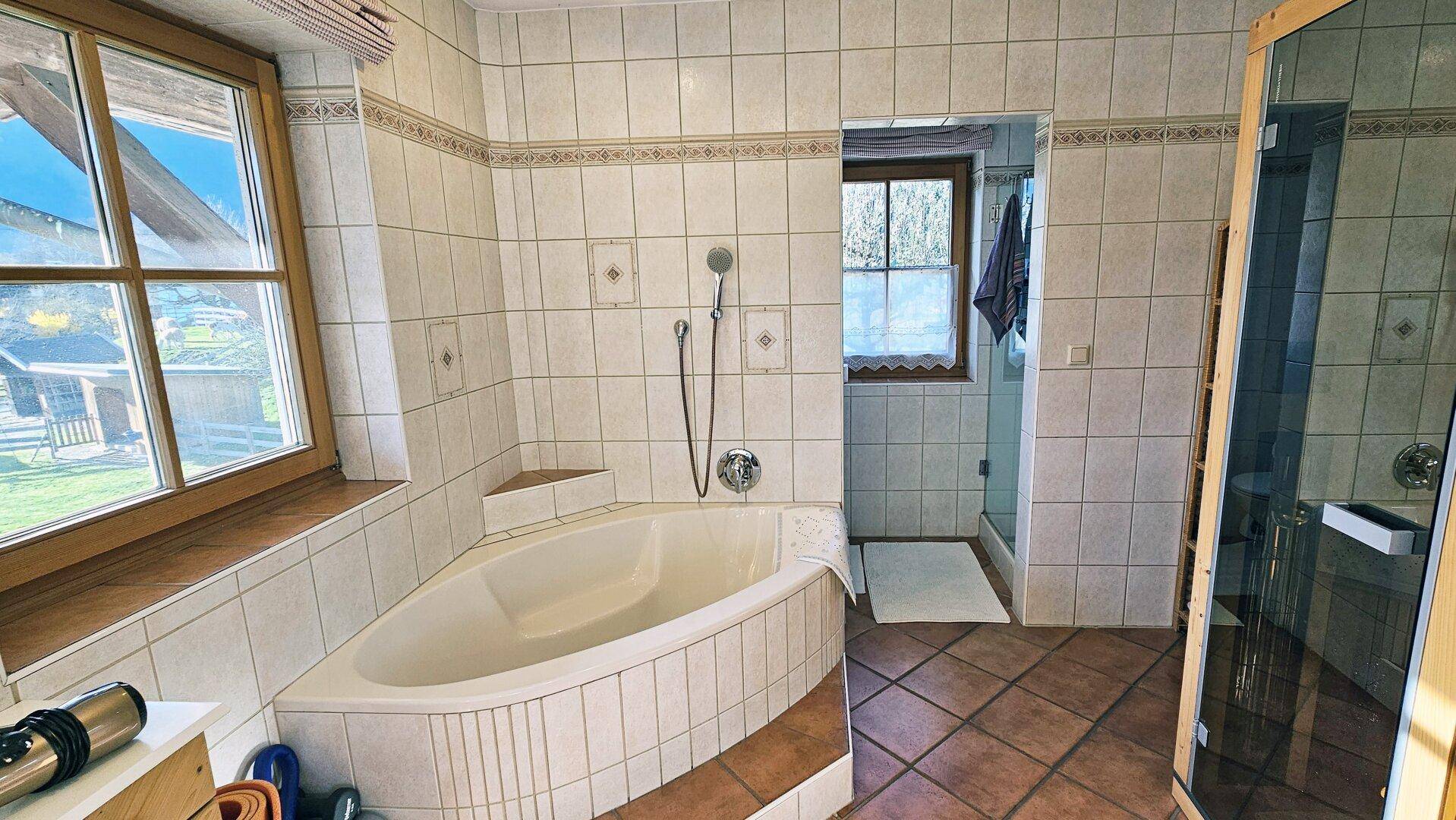 Bad mit Wanne OG, Einfamilienhaus Toplage Kramsach