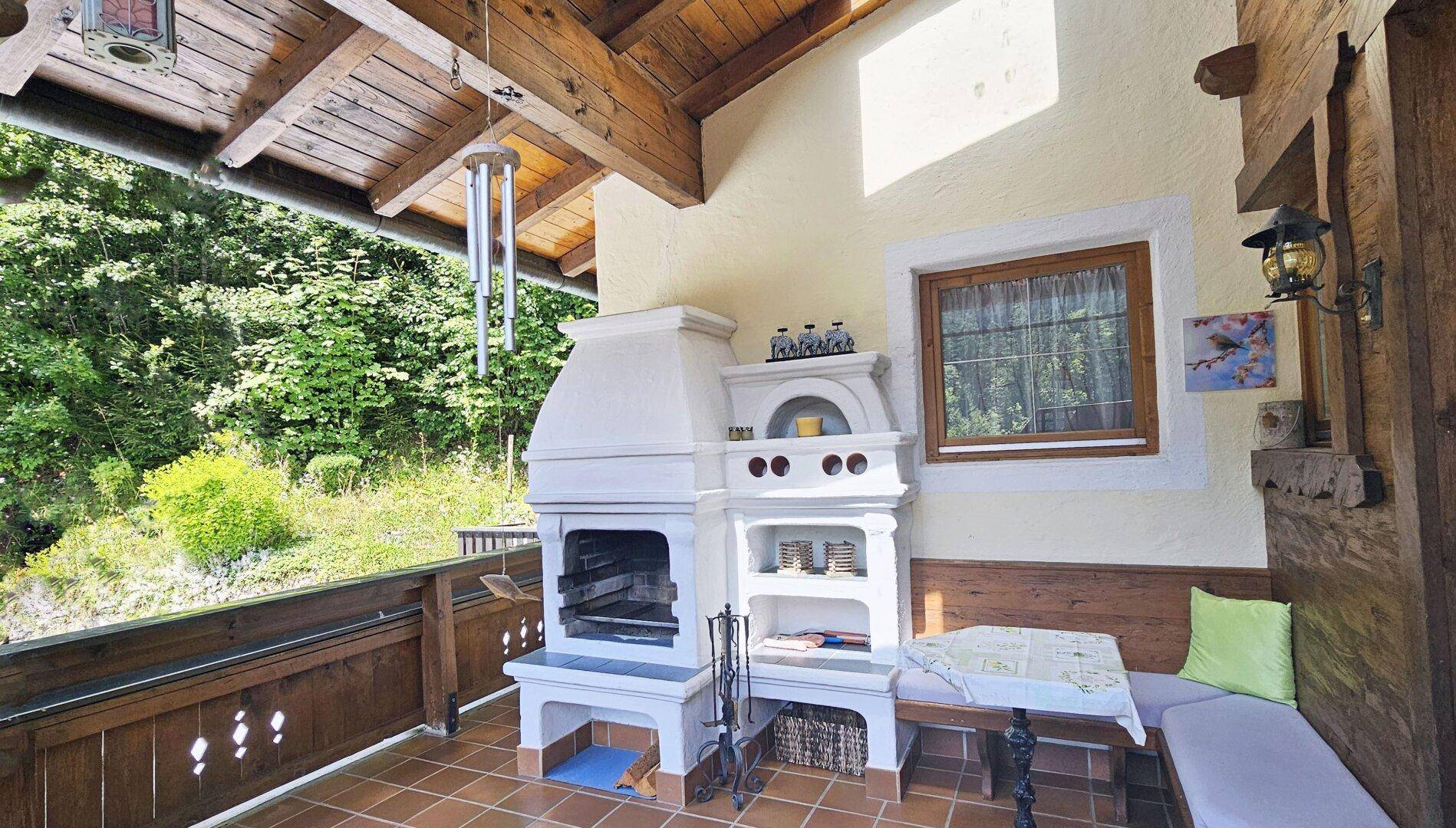 Terrasse Ansicht mit Kaminofen große Wohnung, Haus in Hopfgarten