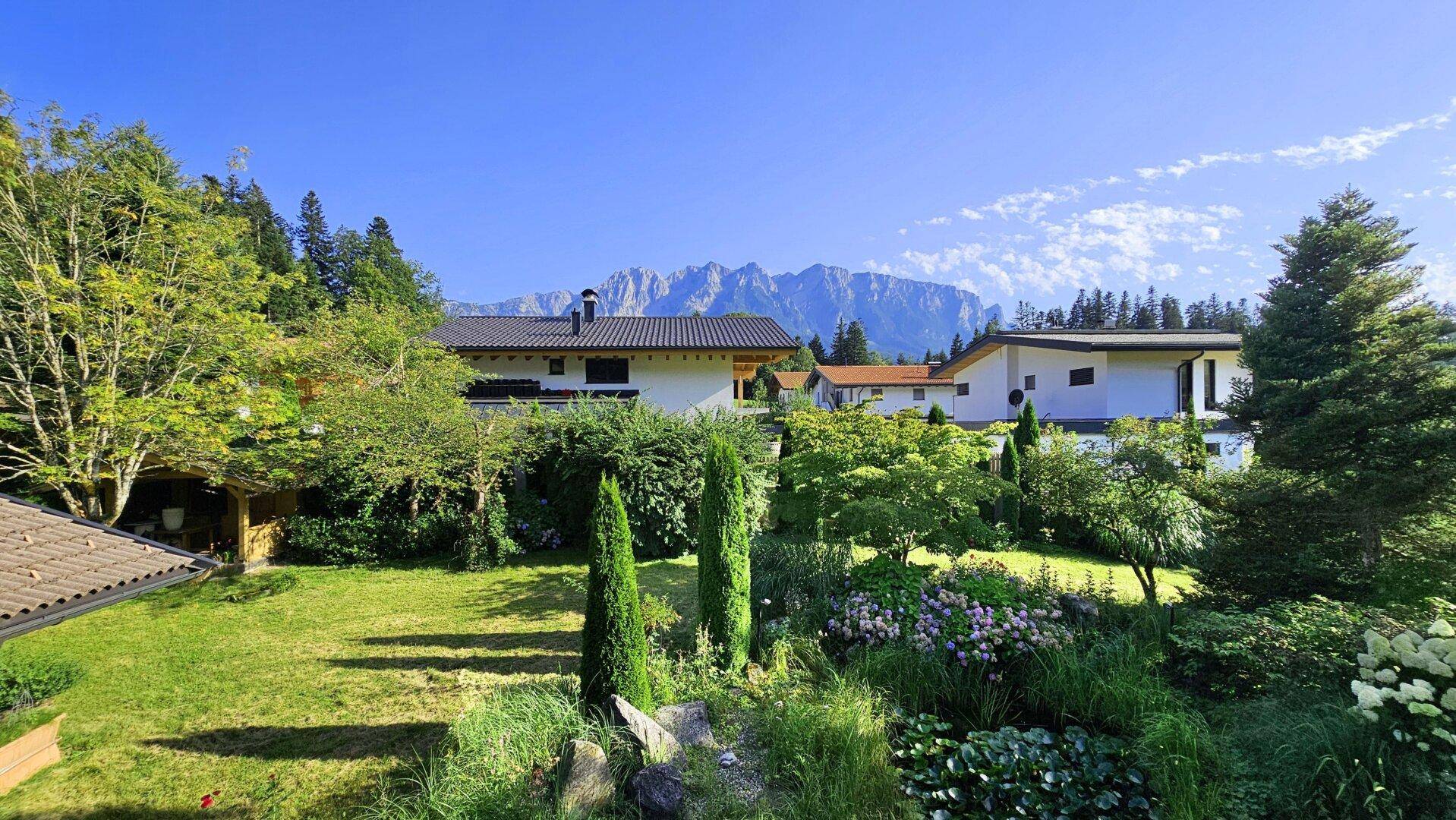 Ausblick, Exklusives Architektenhaus mit Innenpool Rettenschöss