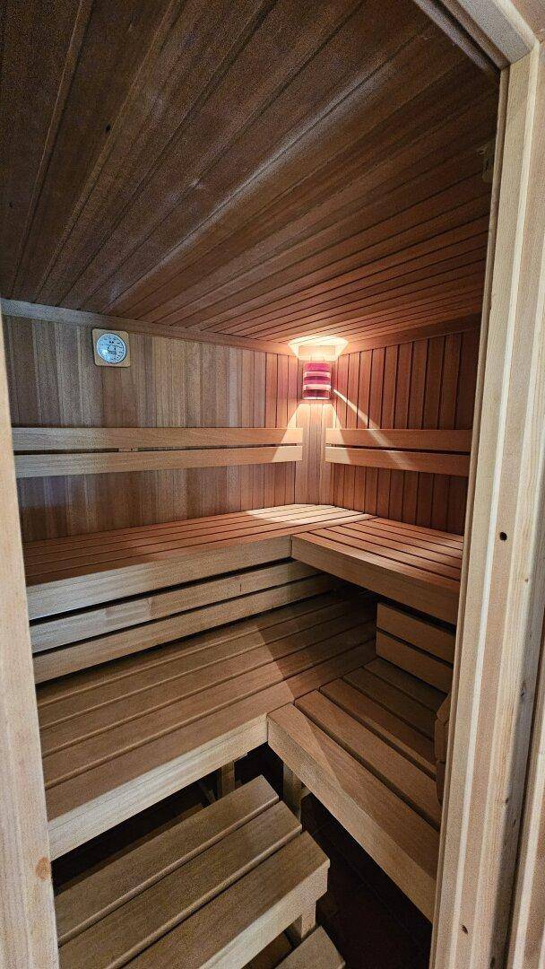 Sauna Poolbereich EG, Exklusives Architektenhaus mit Innenpool Rettenschöss