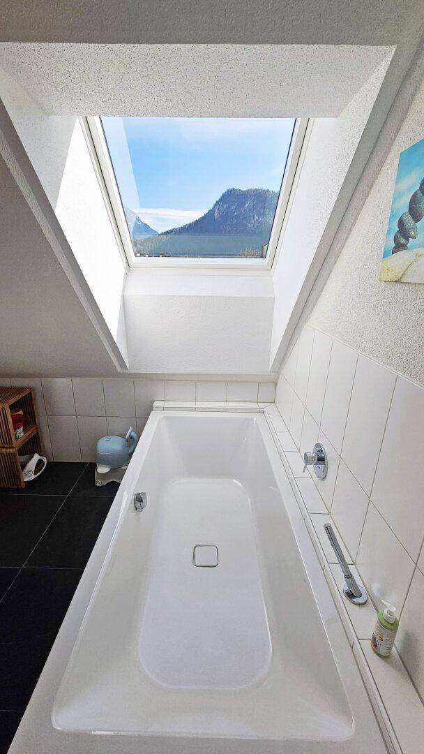 Wanne mit Ausblick, 4-Zimmer Dachgeschoßwohnung Kufstein