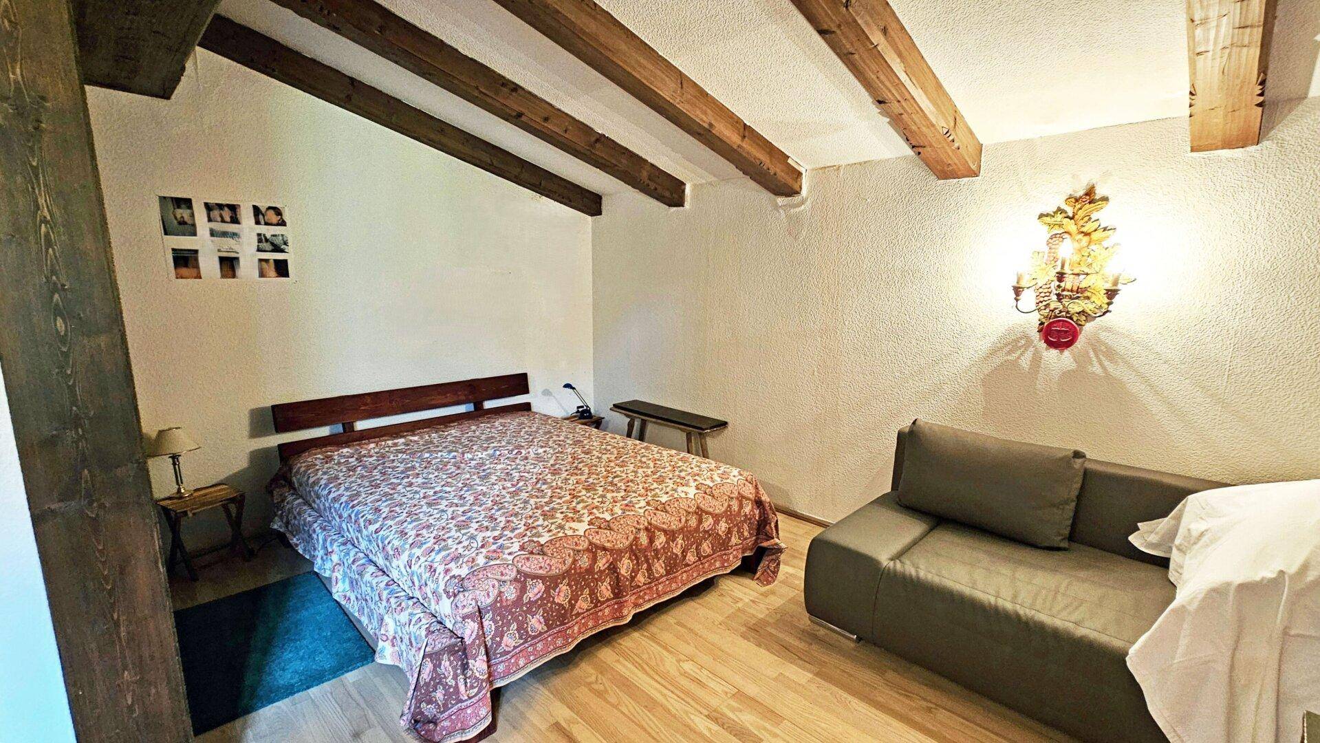 Zimmer OG, Grundstück mit Altbestand und Freizeitwohnsitz, Rettenschöß