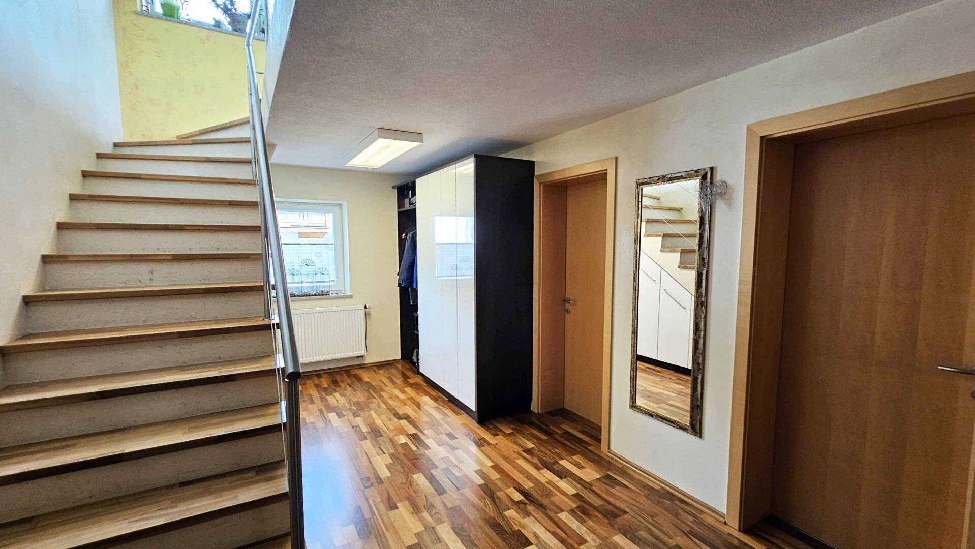 Gang OG mit Zugang DG und Wohnung3, Mehrfamilienhaus Angerberg