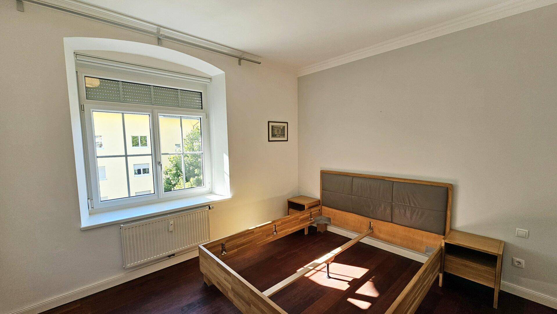 Großes Schlafzimmer
