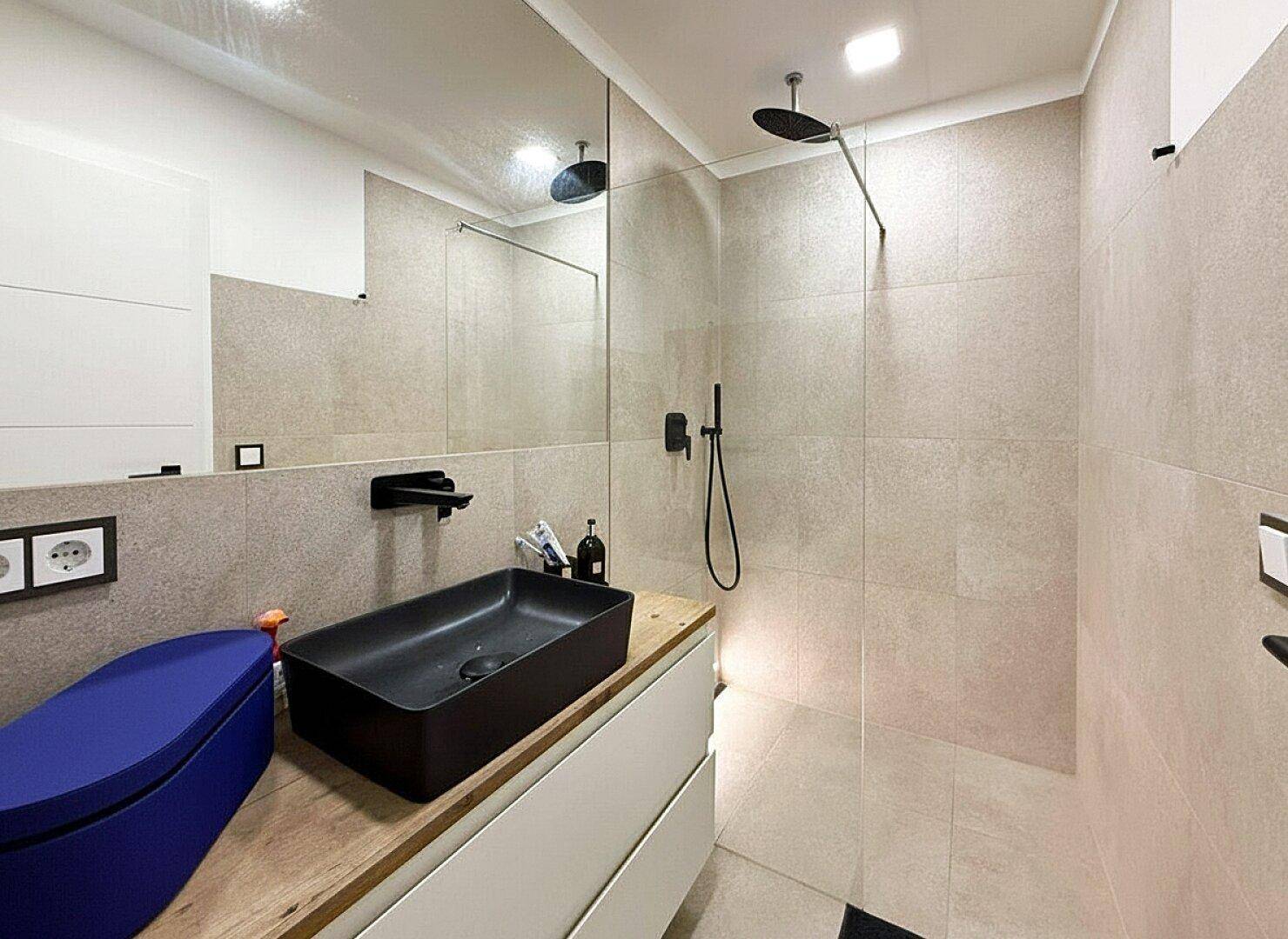 Bad mit Dusche, 2-Zimmer Mietwohnung