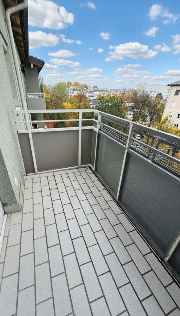 Balkon mit Markise, 2-Zimmer Mietwohnung