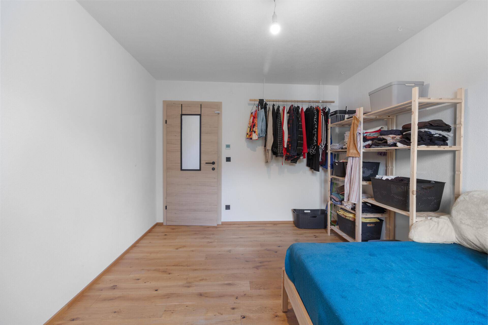 Schlafzimmer 1