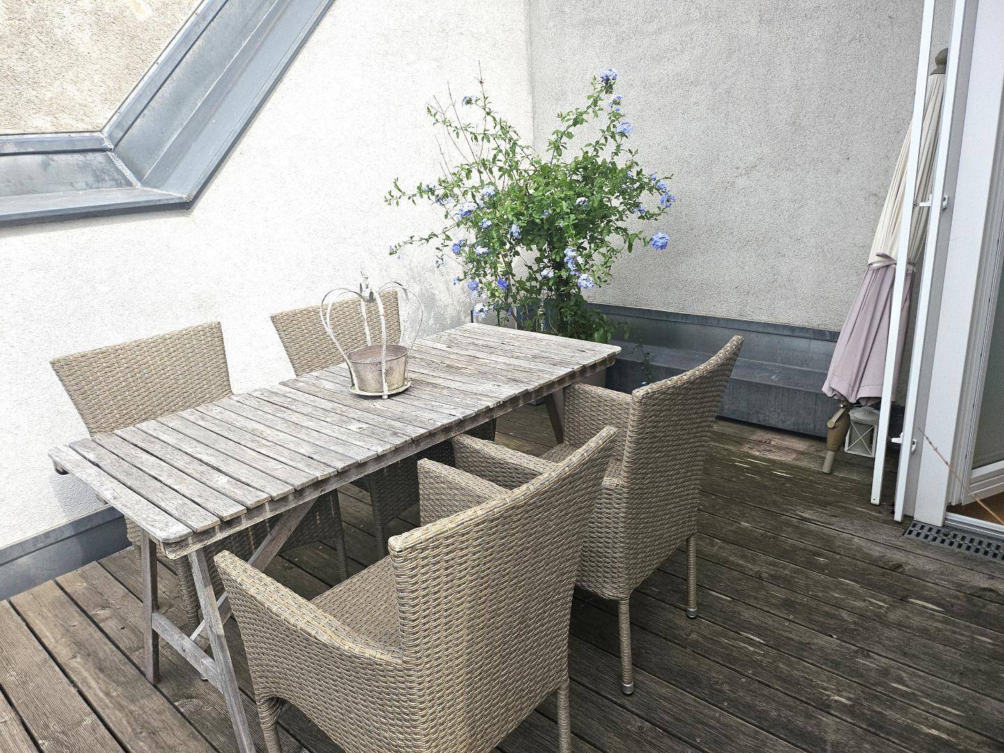 große Terrasse im OG
