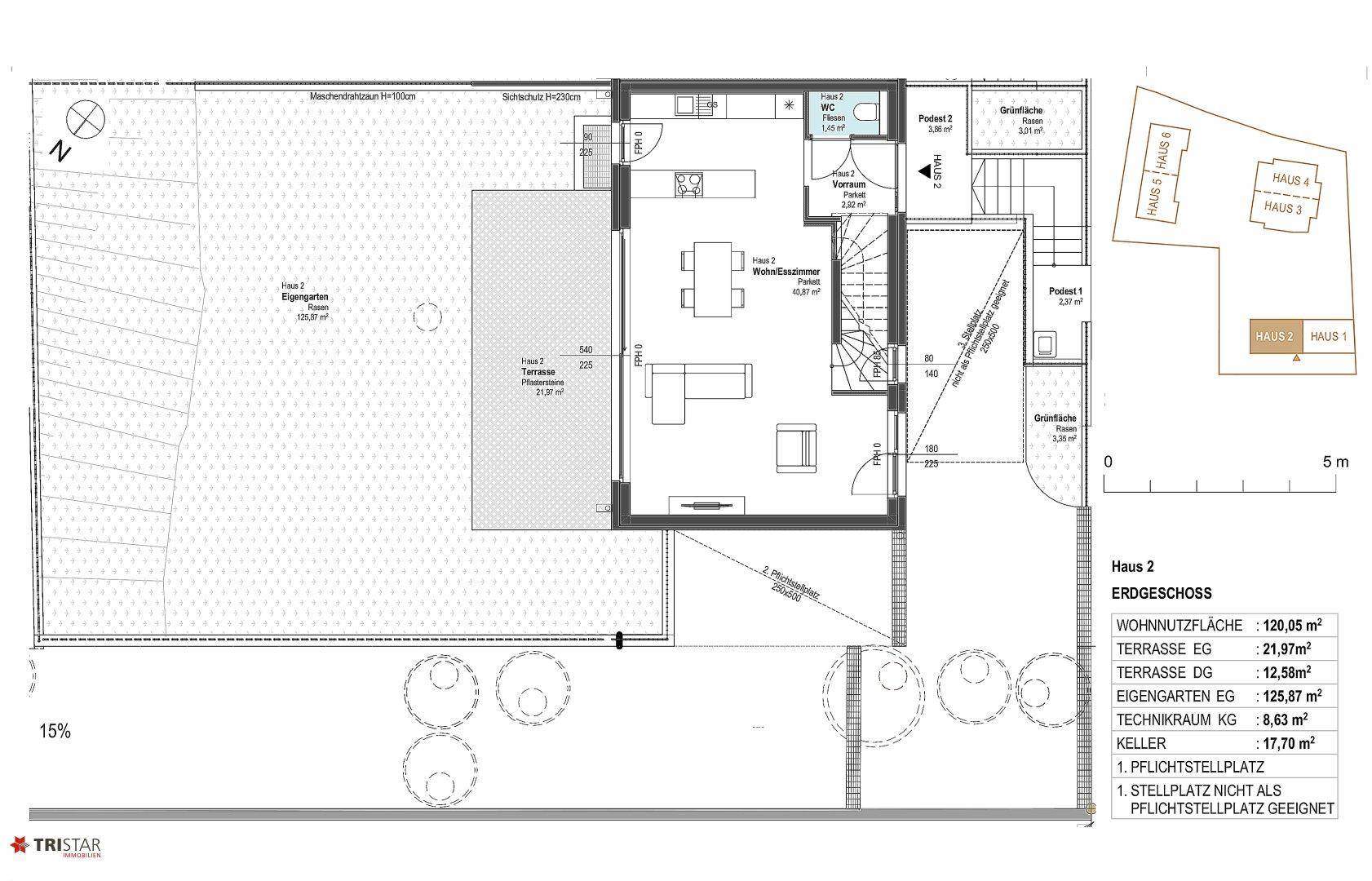 Grundriss des Erdgeschosses von Haus 2 mit offenem Wohn-Essbereich, Küche, WC und Zugang zu Terrasse und Garten.