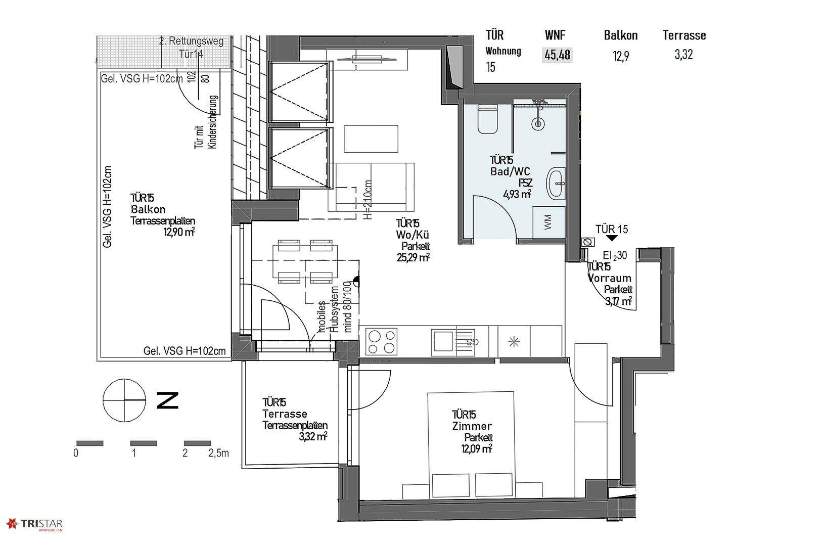 Grundriss einer Wohnung mit einem Schlafzimmer, offenem Wohn-Küchenbereich, Bad und großem Balkon.